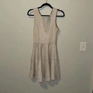 Francesca’s taupe suede like dress, NWT. XS.